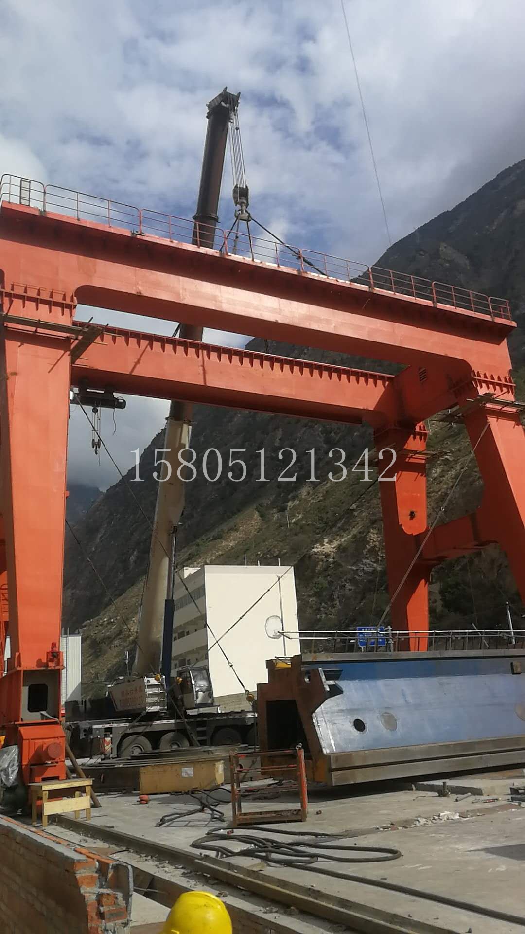 平湖200吨吊车租赁公司
